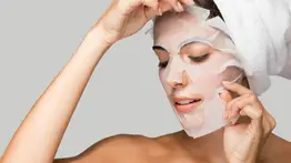 Deja las arrugas a un lado con esta mascarilla casera a base de una planta rica en vitaminas y colágeno: así debes aplicarla en la piel