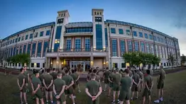 Nueva estrategia fronteriza: EEUU usará la Marina para construir una red de centros migratorios en estos estados