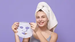 Este aceite natural es el secreto milagroso: cuida la piel del rostro y evita la aparición de arrugas con una mascarilla casera