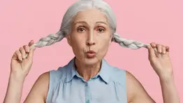 Deja atrás los tintes: este es el nuevo método natural para teñir las canas fácil y rápido