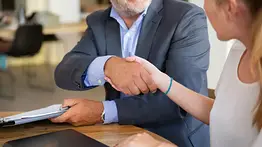 Pólizas desde 1 dólar mensual: reconocido banco venezolano y aseguradora lanzan nueva modalidad de protección