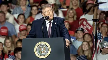 Trump aprueba cheques de casi $100 para más de 20 millones de afiliados a Medicare Trump aprueba cheques de casi $100 para más de 20 millones de afiliados a Medicare