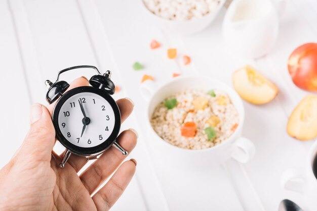 Promesa milagrosa o riesgo silencioso: Lo que nadie te advierte sobre el ayuno intermitente y sus efectos en la salud