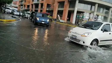 Inundaciones, tráfico y caída de árboles: fuertes lluvias afectan varias zonas de Caracas Inundaciones, tráfico y caída de árboles: fuertes lluvias afectan varias zonas de Caracas