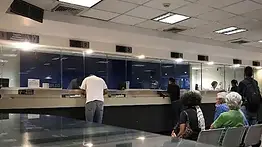 Agencias bancarias en Venezuela suspenden atención en taquilla este 12 de octubre: sepa más
