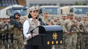 "Iremos tras los criminales": Keiko Fujimori crea comando de élite y promete deportación exprés de extranjeros "Iremos tras los criminales": Keiko Fujimori crea comando de élite y promete deportación exprés de extranjeros