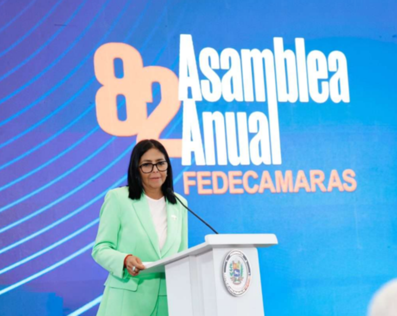 Delcy Rodríguez anuncia propuesta de reforma tributaria durante la asamblea de Fedecámaras
