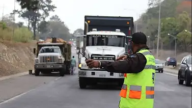 INTT restringe el paso para vehículos de carga en todo el país desde el 11 de octubre: conozca el motivo INTT restringe el paso para vehículos de carga en todo el país desde el 11 de octubre: conozca el motivo