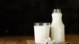 Pura, simple y poderosa: Descubre por qué la leche sigue siendo un aliado en la cosmética 