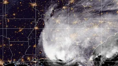 El huracán Isaias toca tierra en Florida como categoría 2 y deja a medio millón de hogares sin luz El huracán Isaias toca tierra en Florida como categoría 2 y deja a medio millón de hogares sin luz