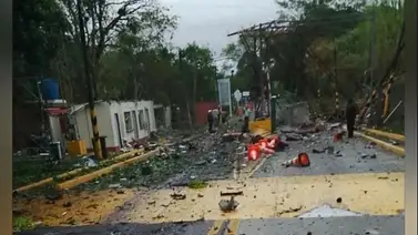 Atentado con carro bomba deja tres heridos en Colombia: paraliza la vía Panamericana en el Cauca Atentado con carro bomba deja tres heridos en Colombia: paraliza la vía Panamericana en el Cauca