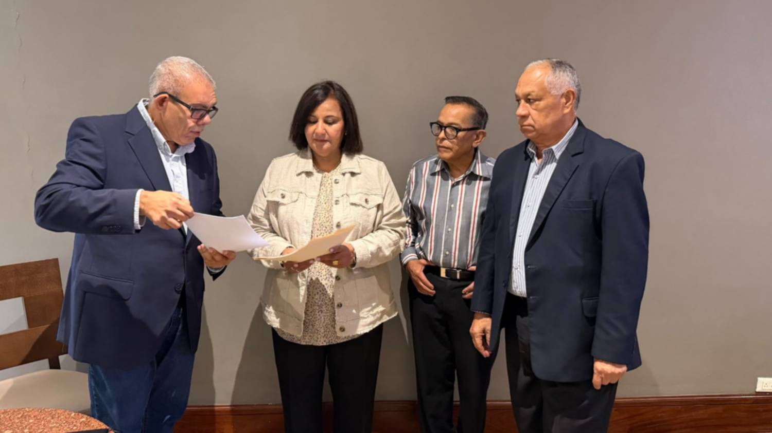 Consignan propuesta sobre el BCV ante delegación de la mesa de diálogo: de qué trata