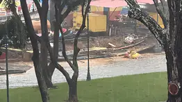 En imágenes: inician trabajos para reconstruir pared colapsada en el parque Bimbolandia