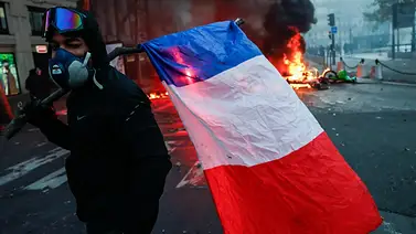 Francia reporta más de 1.200 detenidos y 150 policías heridos tras jornada de violentos disturbios Francia reporta más de 1.200 detenidos y 150 policías heridos tras jornada de violentos disturbios