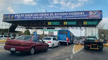 Ataque armado contra autobús que trasladaba aficionados del Deportivo Táchira en Cojedes: el chofer logró llegar al peaje con ocho heridos Ataque armado contra autobús que trasladaba aficionados del Deportivo Táchira en Cojedes: el chofer logró llegar al peaje con ocho heridos