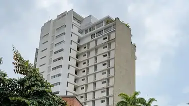 Cuatro meses de espera: vecinos de La Castellana exigen respuestas urgentes para demoler el edificio San Felipe A Cuatro meses de espera: vecinos de La Castellana exigen respuestas urgentes para demoler el edificio San Felipe A