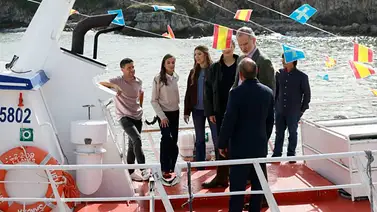 ¡Susto en Asturias!: la reina Letizia sufre una aparatosa caída a bordo de un barco: video ¡Susto en Asturias!: la reina Letizia sufre una aparatosa caída a bordo de un barco: video