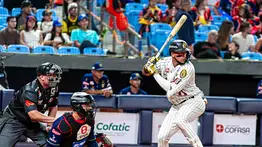 Leones aplasta a Magallanes en el primer duelo de los Eternos Rivales