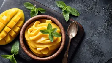 Cómo preparar un cremoso de mango y yogur sin nata ni espesantes: postre tropical fácil de hacer Cómo preparar un cremoso de mango y yogur sin nata ni espesantes: postre tropical fácil de hacer