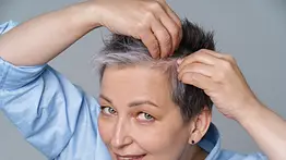 Sin químicos: Receta casera y completamente natural para acabar con las canas 