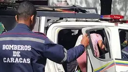 Colisión en la avenida Morán desató un incendio: conductor sufrió quemaduras de primer grado