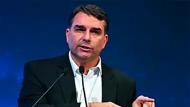 Flávio Bolsonaro desconoce el resultado electoral: se proclama verdadero presidente electo Flávio Bolsonaro desconoce el resultado electoral: se proclama verdadero presidente electo