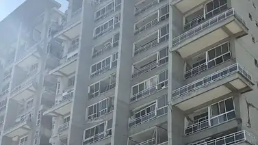 Edificio Costa Bella se inclina peligrosamente junto a concurrida parada en La Guaira Edificio Costa Bella se inclina peligrosamente junto a concurrida parada en La Guaira