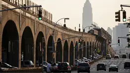 Autoridades neoyorquinas alertan sobre el aumento de atropellos al oscurecer
