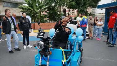 Donan motocicleta adaptada a trabajador del INTT Donan motocicleta adaptada a trabajador del INTT