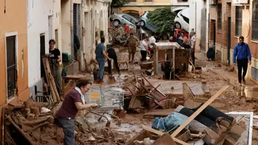 De esta manera el Aris y el Valencia homenajearon a las víctimas del temporal De esta manera el Aris y el Valencia homenajearon a las víctimas del temporal