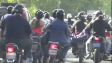 Pelea de motorizados genera retraso en la Francisco Fajardo (+Video) Pelea de motorizados genera retraso en la Francisco Fajardo (+Video)