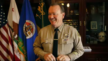 Jefe de policía de Los Ángeles respalda a inmigrantes tras llegada de Trump Jefe de policía de Los Ángeles respalda a inmigrantes tras llegada de Trump