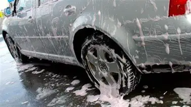 Si lava su carro en las calles de Caracas tendrá que pagar esta multa Si lava su carro en las calles de Caracas tendrá que pagar esta multa