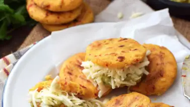 Arepitas de chicharrón: manjar venezolano con un toque gourmet Arepitas de chicharrón: manjar venezolano con un toque gourmet
