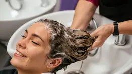 Conoce cuál es el remedio casero para oscurecer y fortalecer el cabello