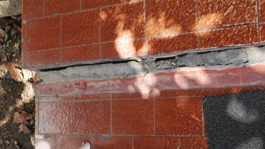 ¡Qué peligro! Socavamiento causa grietas en Vista Alegre (+FOTOS)