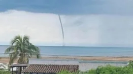 Tromba marina sorprendió a habitantes y turistas en Falcón (+VIDEO)
