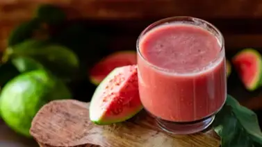 Entérate cuáles son los beneficios del agua de guayaba con apio Entérate cuáles son los beneficios del agua de guayaba con apio