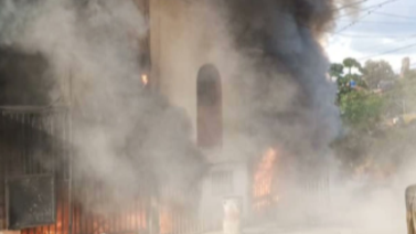 Incendio de vivienda en Los Teques dejó una persona herida
