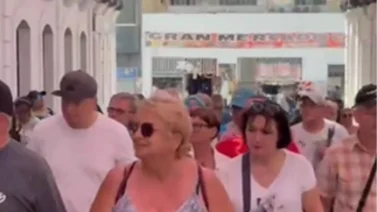 Turistas polacos visitan el casco histórico de Caracas (+Video)