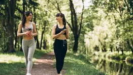 Licenciado en Ciencias del Deporte devela: cómo conseguir que una caminata sea efectiva y no perder el tiempo