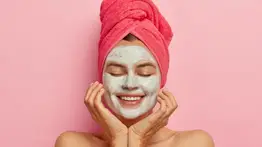 Mascarilla facial antiarrugas con tres ingredientes económicos ricos en vitaminas: así debes aplicarla
