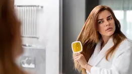 Alisa el cabello con esta milagrosa y económica mascarilla a base de cambur: así debes aplicarla