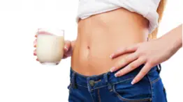 Protege la microbiota de tu organismo: afamada bióloga devela los horarios correctos para desayunar y cenar