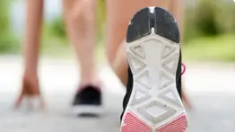 Evita las lesiones: traumatóloga española señala cada cuánto debes cambiar tus zapatillas de correr