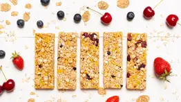 Barras de cereales y chocolate: aprende a preparar este nutritivo snack 