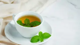¿La infusión de menta alivia el dolor de estómago? Esto dicen los expertos