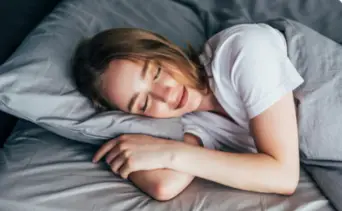 El sueño y la alimentación están relacionados: reconocida dietista advierte cuál es la bebida que no debe faltar por las noches