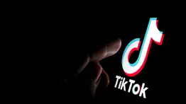 TikTok protege a sus usuarios: la red social presenta herramientas para combatir la desinformación y el contenido de odio