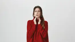 Conoce cuál es el “antibiótico” natural a base de ajo que ayuda a combatir la infección en la garganta